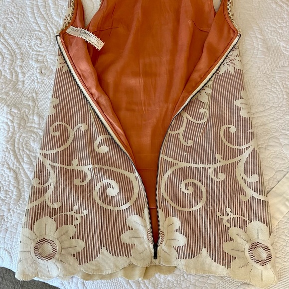 Beautiful Mini Dress By New Romantics/Anthropologie Size 4 petite - Picture 6 of 7